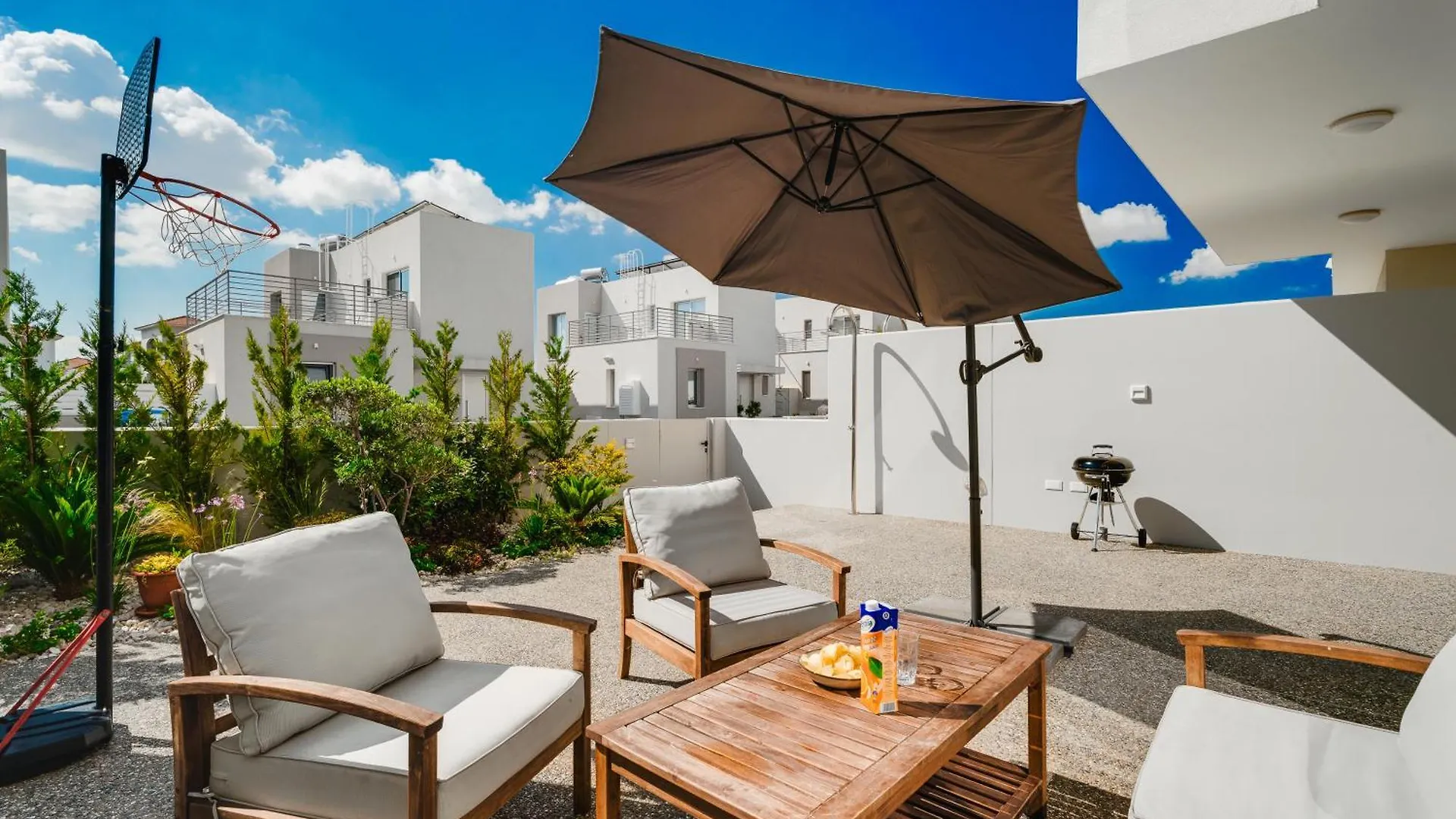 New 2Br Townhouse In Luxury Resort Pool & Beach Protaras